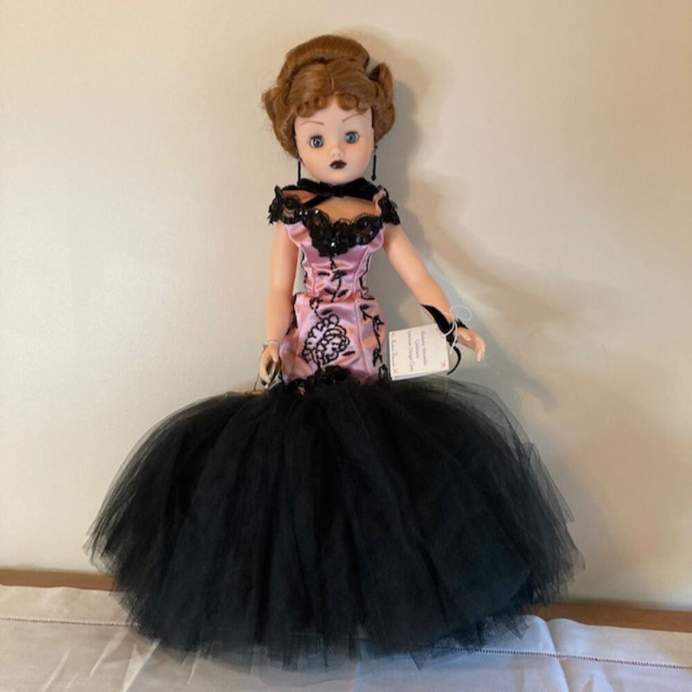 Vintage 90s Madame Alexander 21" MA Celebrates American Design Cissy #22560